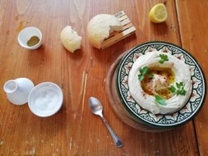 hummus con pane arabo pita