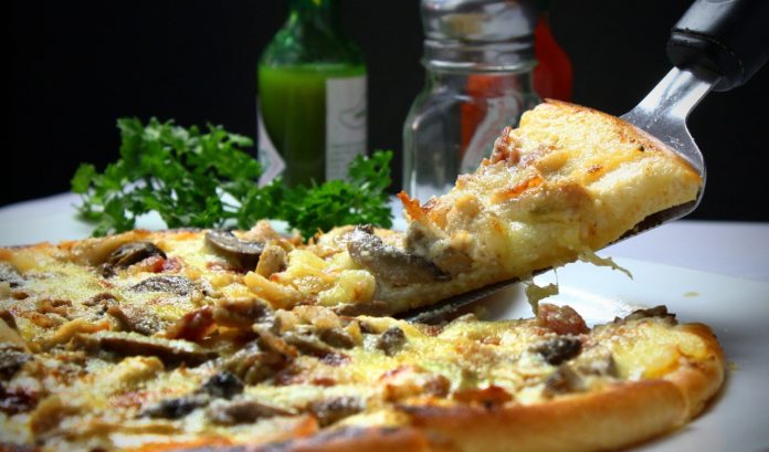 Pizza con funghi